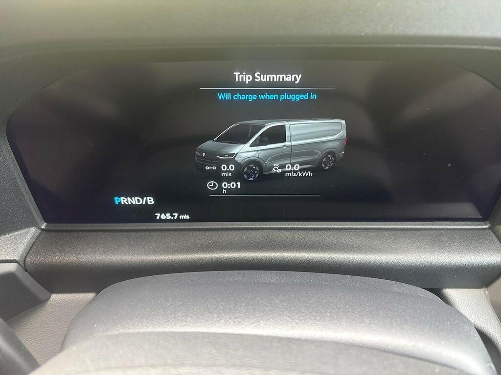 Volkswagen E-Transporter Swb 286Ps 65Kwh 5 Seats Red #27