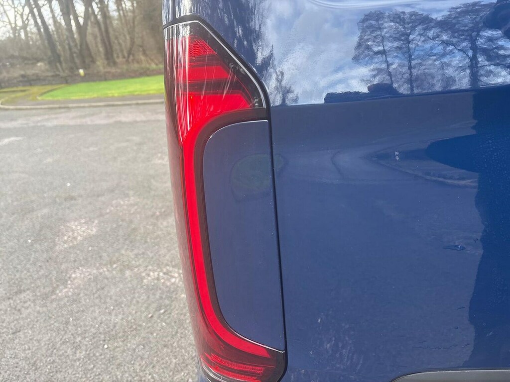 Volkswagen E-Transporter Swb 286Ps 65Kwh 5 Seats Red #24