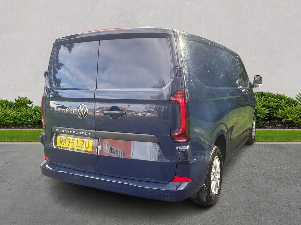 Volkswagen E-Transporter Swb 286Ps 65Kwh 5 Seats Red #18