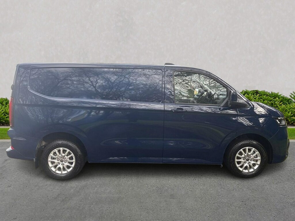 Volkswagen E-Transporter Swb 286Ps 65Kwh 5 Seats Red #3