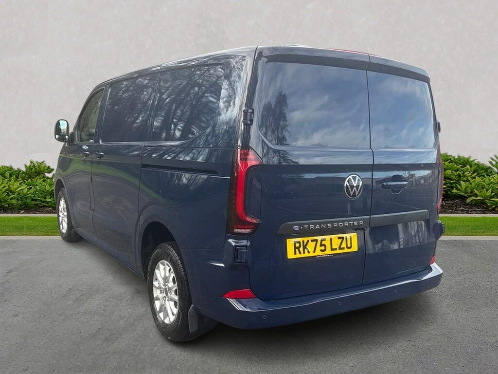 Volkswagen E-Transporter Swb 286Ps 65Kwh 5 Seats Red #2