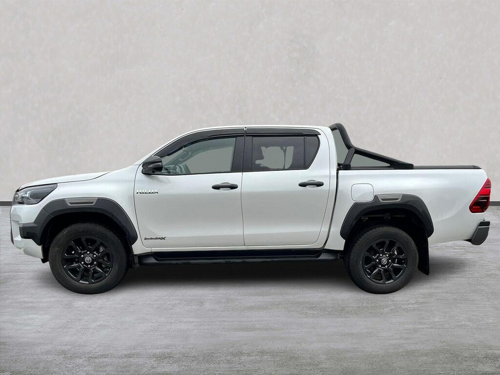Toyota HILUX Invincible X Brown #19