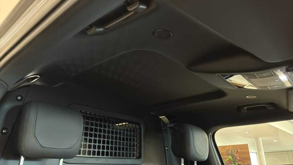 Land Rover Defender 3.0 D300 Mhev 75Th Limited Edition Suv Green #24