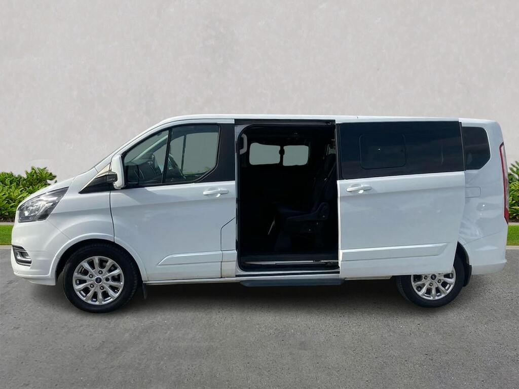 Ford Tourneo Custom 2.0 310 Ecoblue Titanium Minibus Double Cab Di #3