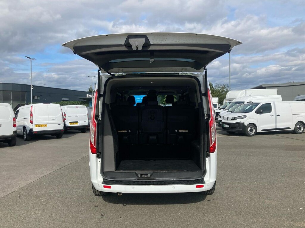 Ford Tourneo Custom 2.0 310 Ecoblue Titanium Minibus Double Cab Di #6