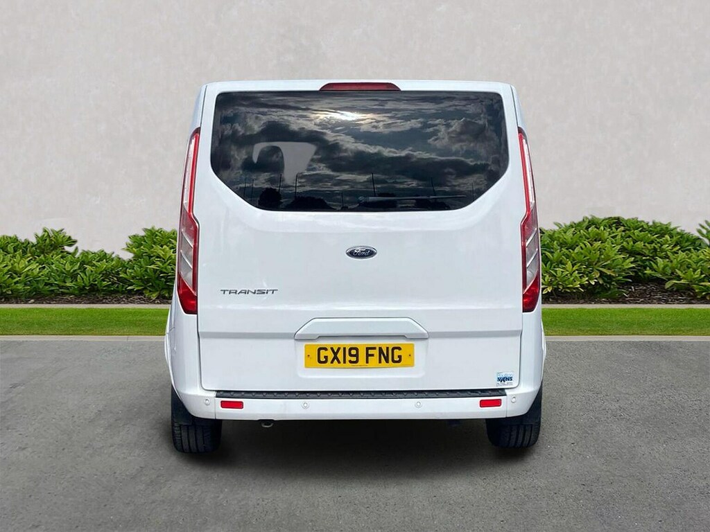Ford Tourneo Custom 2.0 310 Ecoblue Titanium Minibus Double Cab Di #4