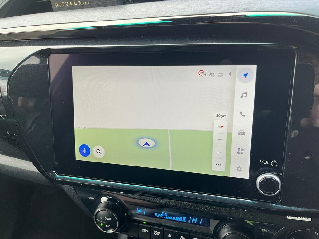 Toyota HILUX 2.8L Invincible X Brown #24