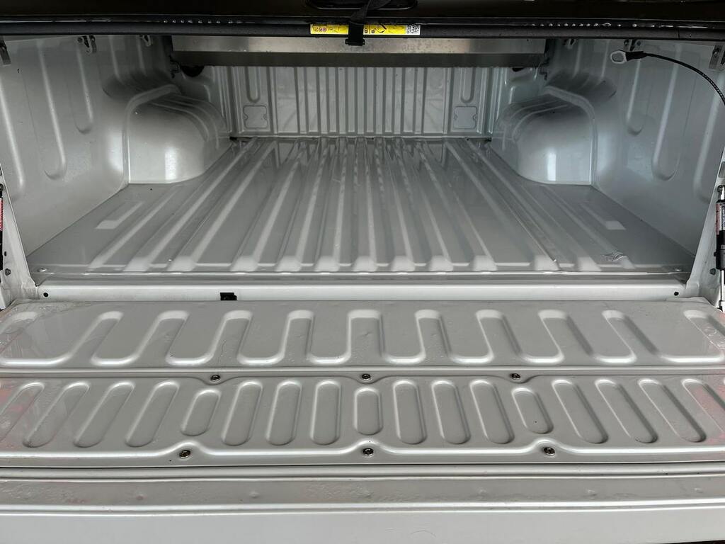 Toyota HILUX 2.8L Invincible X Brown #17