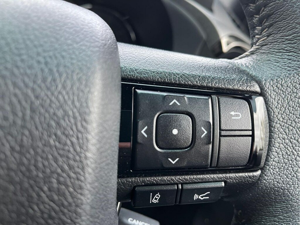 Toyota HILUX 2.8L Invincible X Brown #26