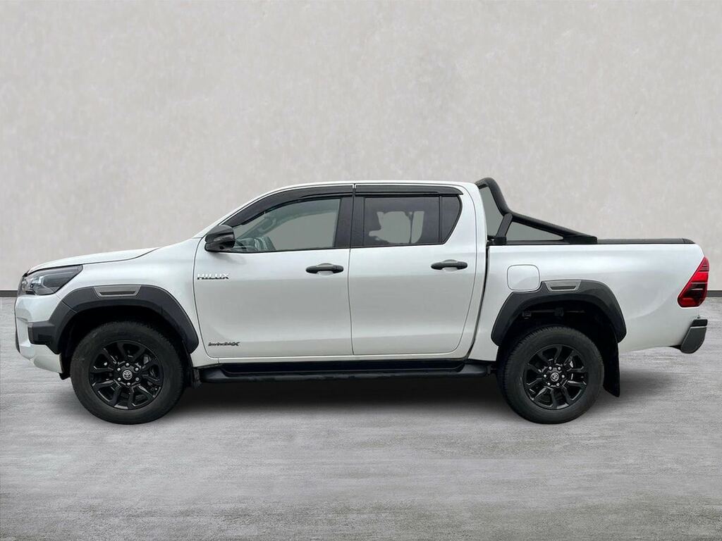 Toyota HILUX 2.8L Invincible X Brown #19
