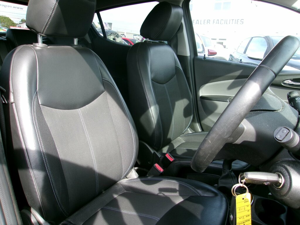 Vauxhall Viva 1.0I Se Euro 6 Ac Red #9