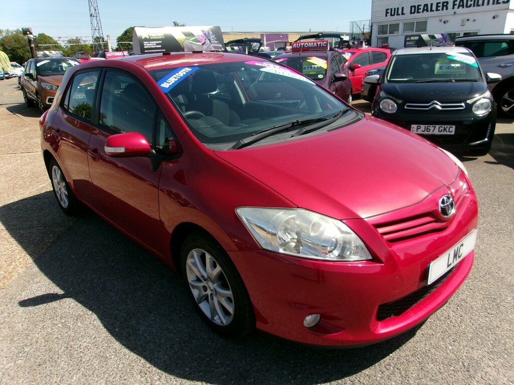 Toyota Auris 1.33 Dual Vvt-i Colour Collection Hatchback S Red