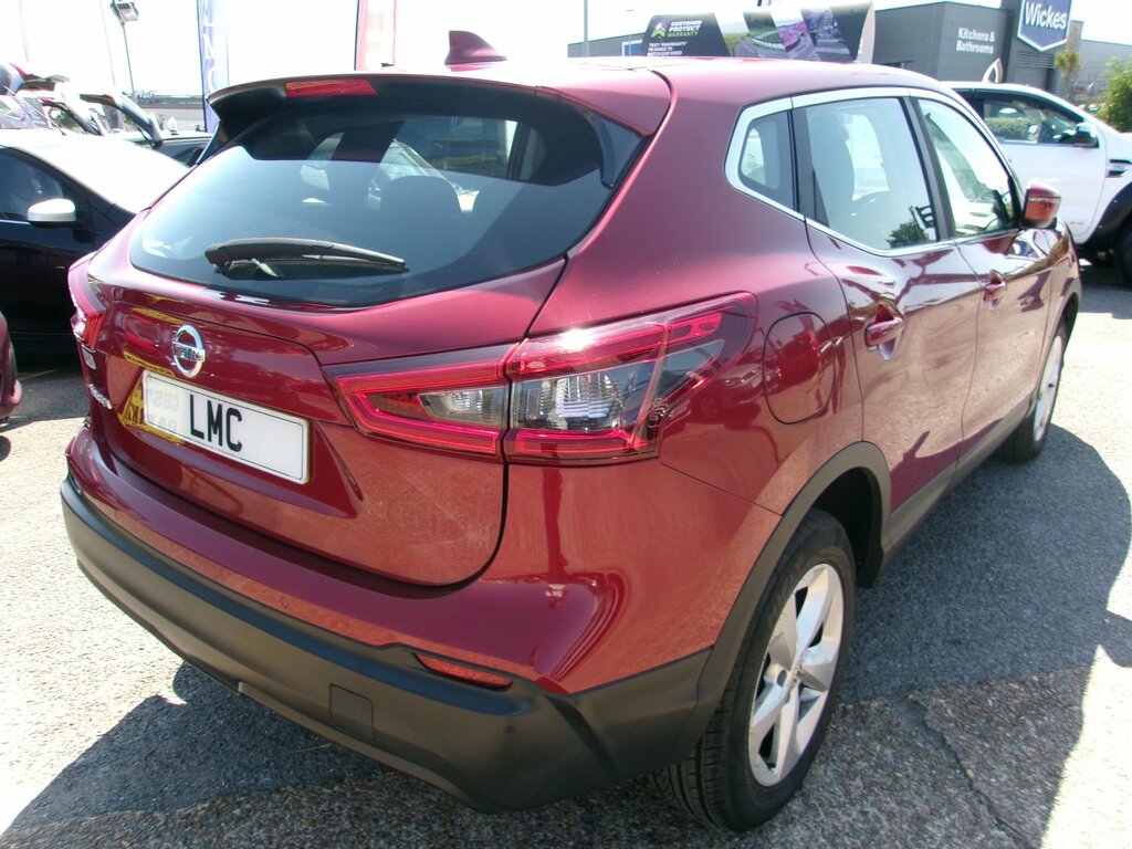 Nissan Qashqai 1.5 Dci Acenta Premium Suv Euro Red #6