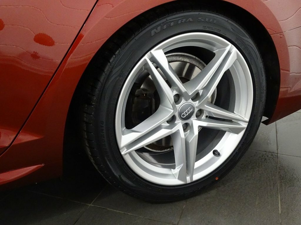 Audi A4 Avant 2L S Line Red #3