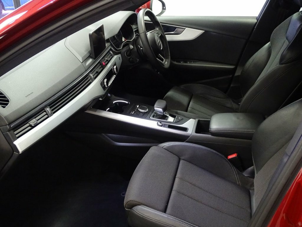 Audi A4 Avant 2L S Line Red #5