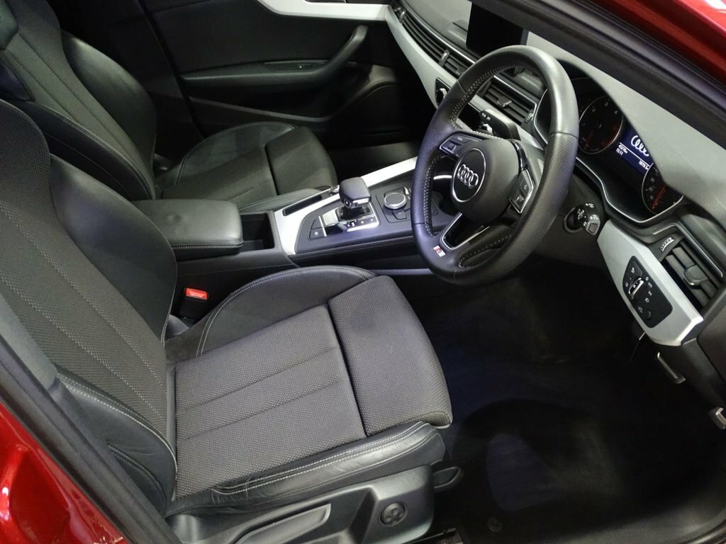 Audi A4 Avant 2L S Line Red #4