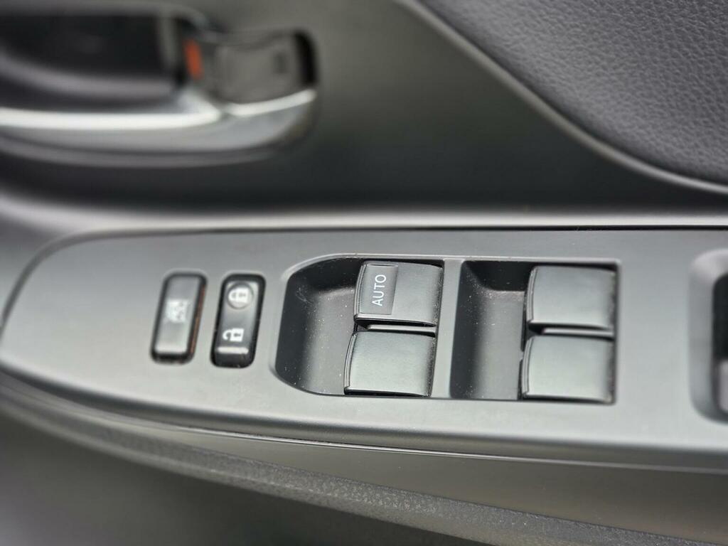 Toyota Yaris Hatchback 1.5 Vvt-h Excel E-cvt Euro 6 15In A Red #9