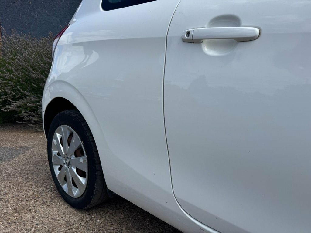Peugeot 108 1L Active White #2