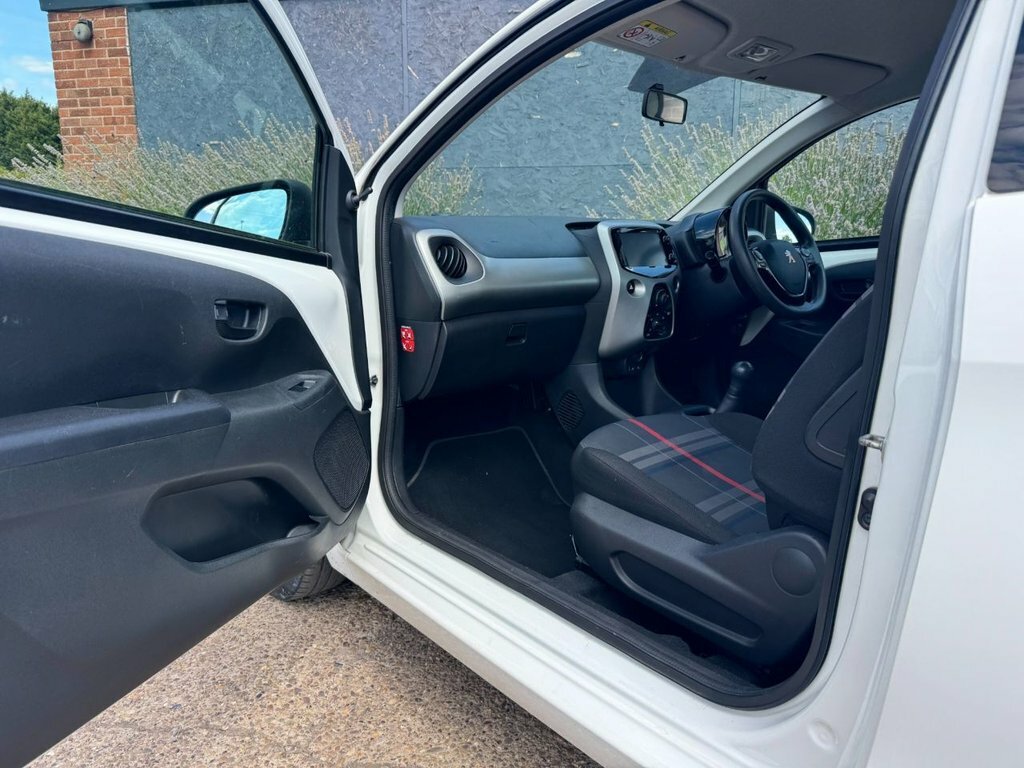 Peugeot 108 1L Active White #5