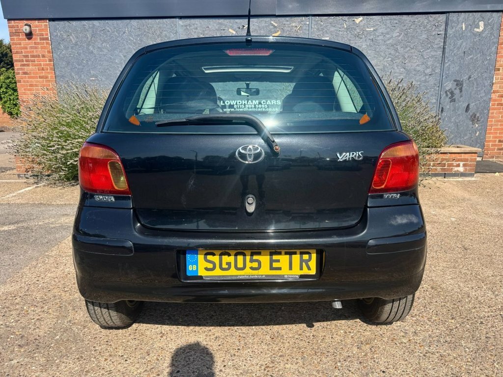 Toyota Yaris 1.3 Colour Collection Vvt-i 86 Bhp Blue #31