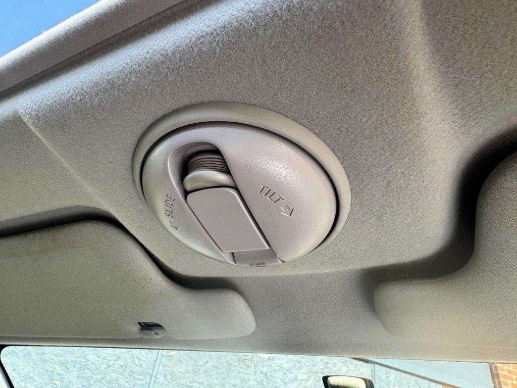 Toyota Yaris 1.3 Colour Collection Vvt-i 86 Bhp Blue #29