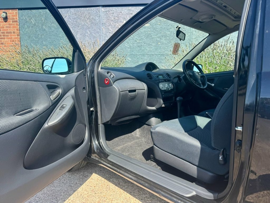 Toyota Yaris 1.3 Colour Collection Vvt-i 86 Bhp Blue #6