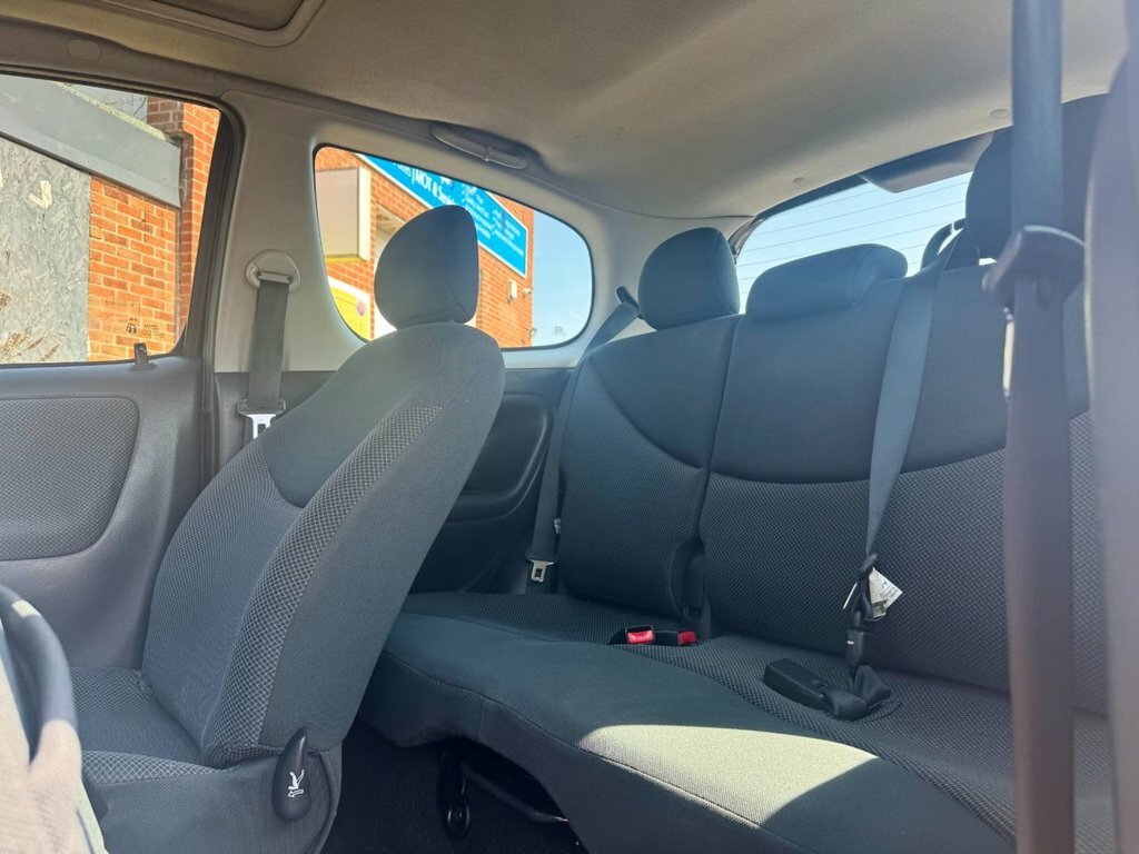 Toyota Yaris 1.3 Colour Collection Vvt-i 86 Bhp Blue #12