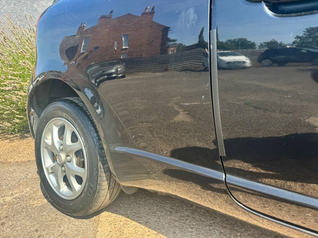 Toyota Yaris 1.3 Colour Collection Vvt-i 86 Bhp Blue #3