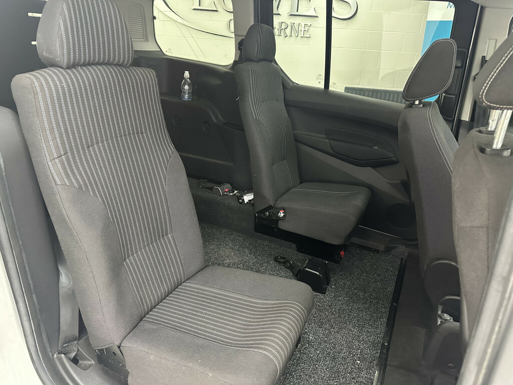 Ford Grand Tourneo Connect 1.5 Ecoblue 120 Titanium Powershift White #25