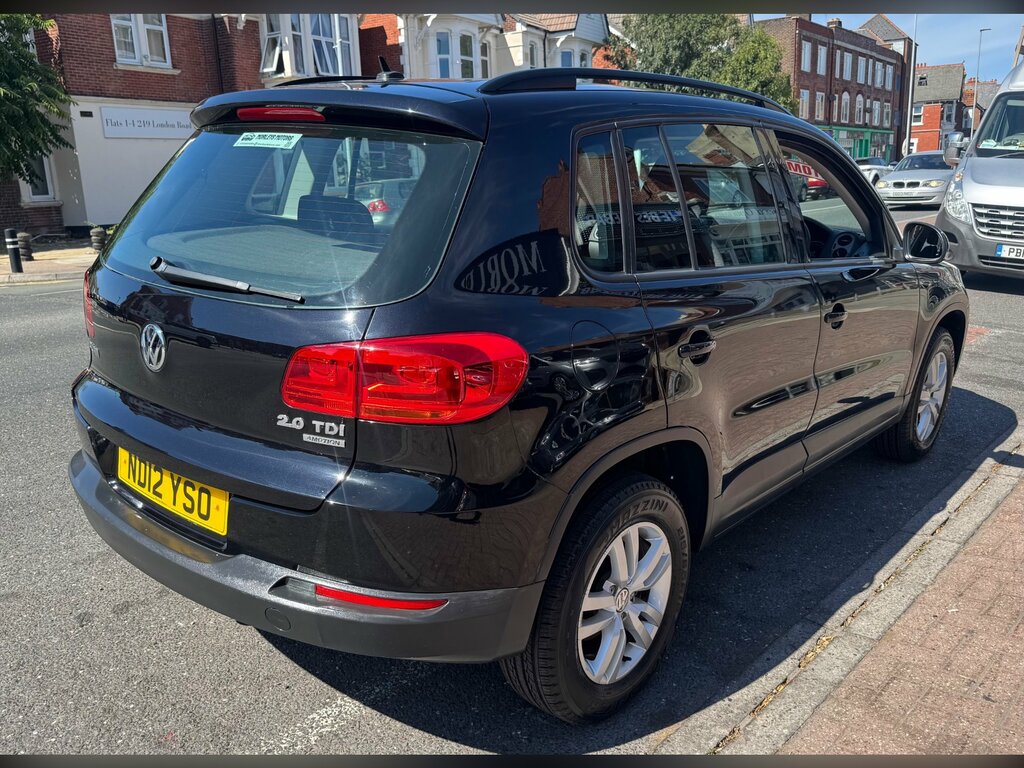 Volkswagen Tiguan 2.0 Tdi Bluemotion Tech S Suv Dsg 4Wd E Black #6