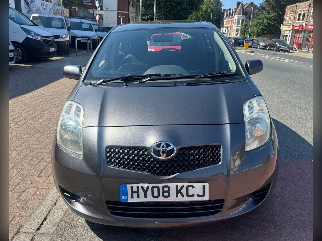 Toyota Yaris 1.3 Vvt-i Tr Hatchback 141 Gkm Grey #4