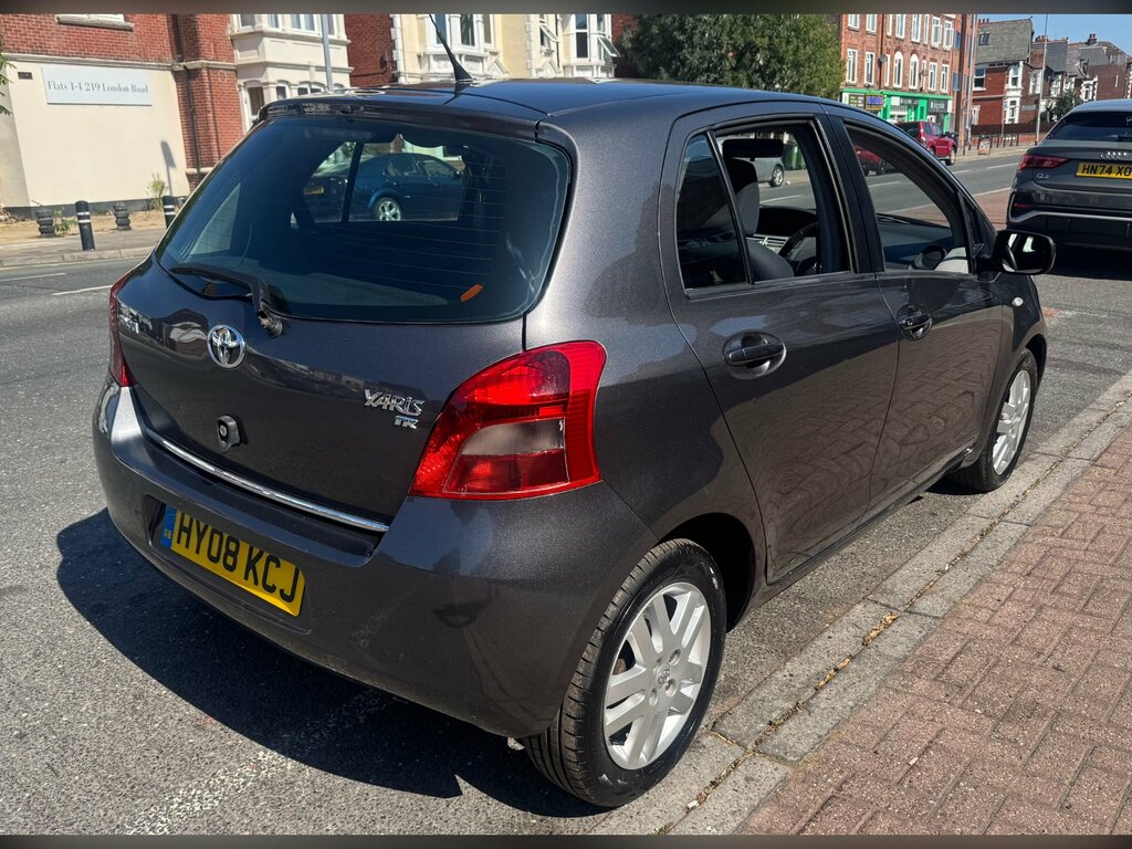 Toyota Yaris 1.0 T2 Vvt-i 69 Bhp Silver #7
