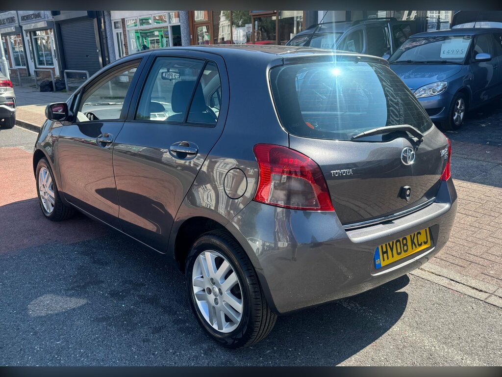 Toyota Yaris 1.0 T2 Vvt-i 69 Bhp Silver #9
