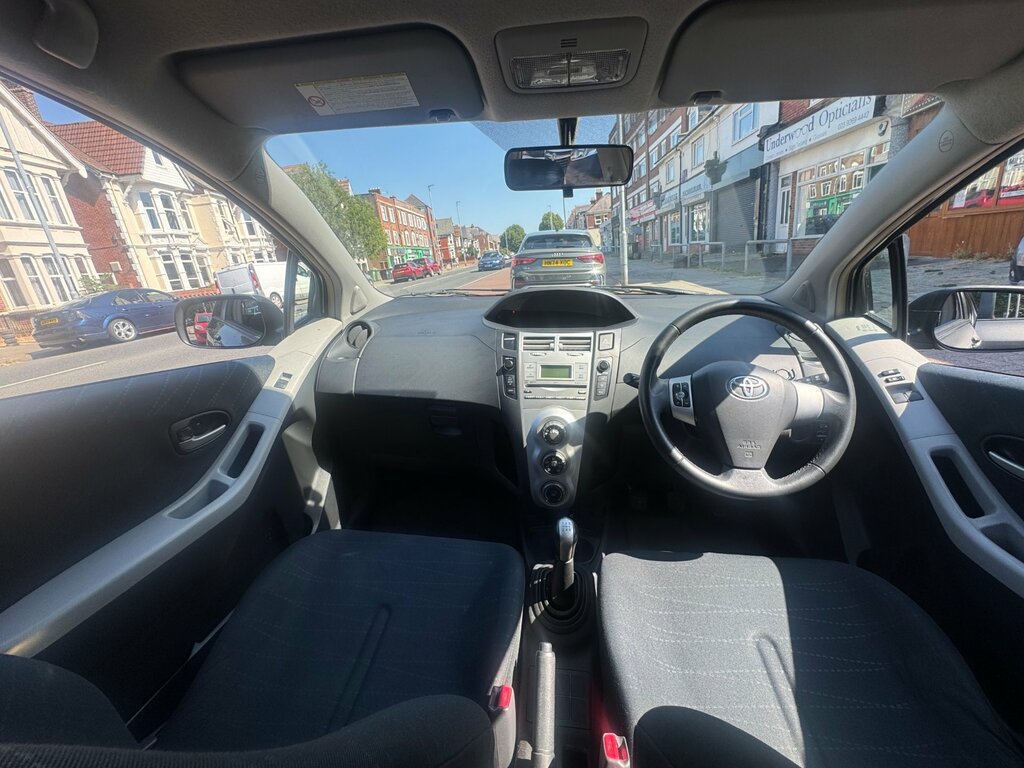 Toyota Yaris 1.0 T2 Vvt-i 69 Bhp Silver #15