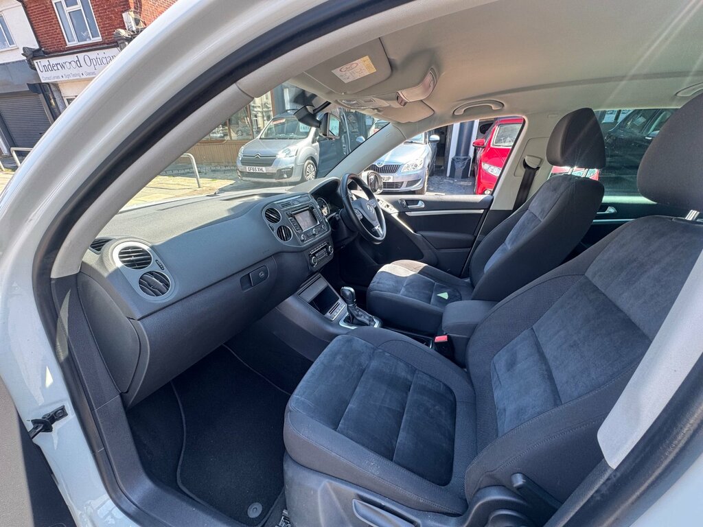 Volkswagen Tiguan 2.0 Tdi Bluemotion Tech Match Suv Manua White #9