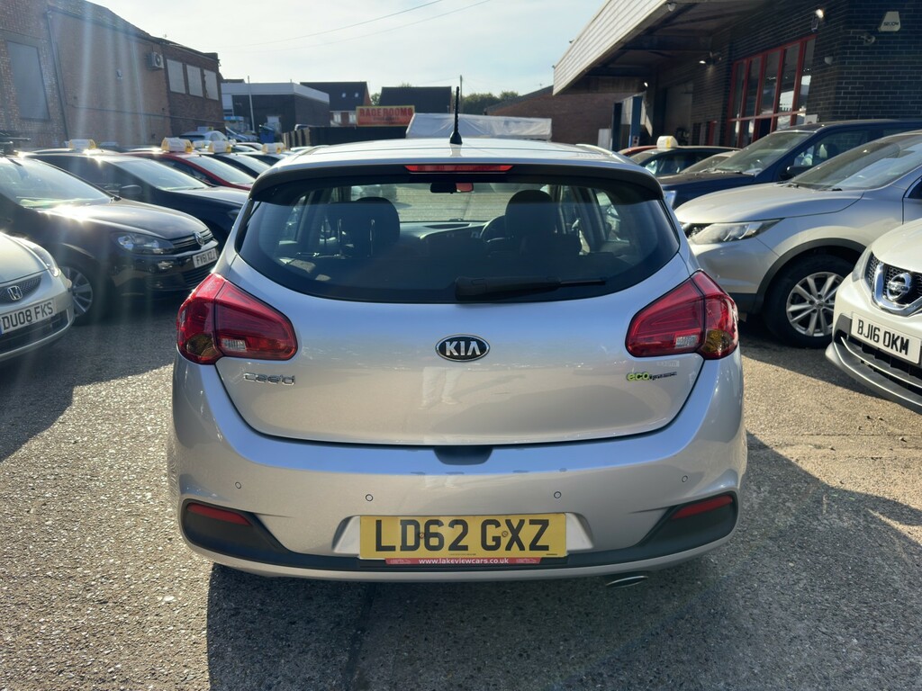 Kia Ceed 1.6 Crdi Ecodynamics 2 Silver #6