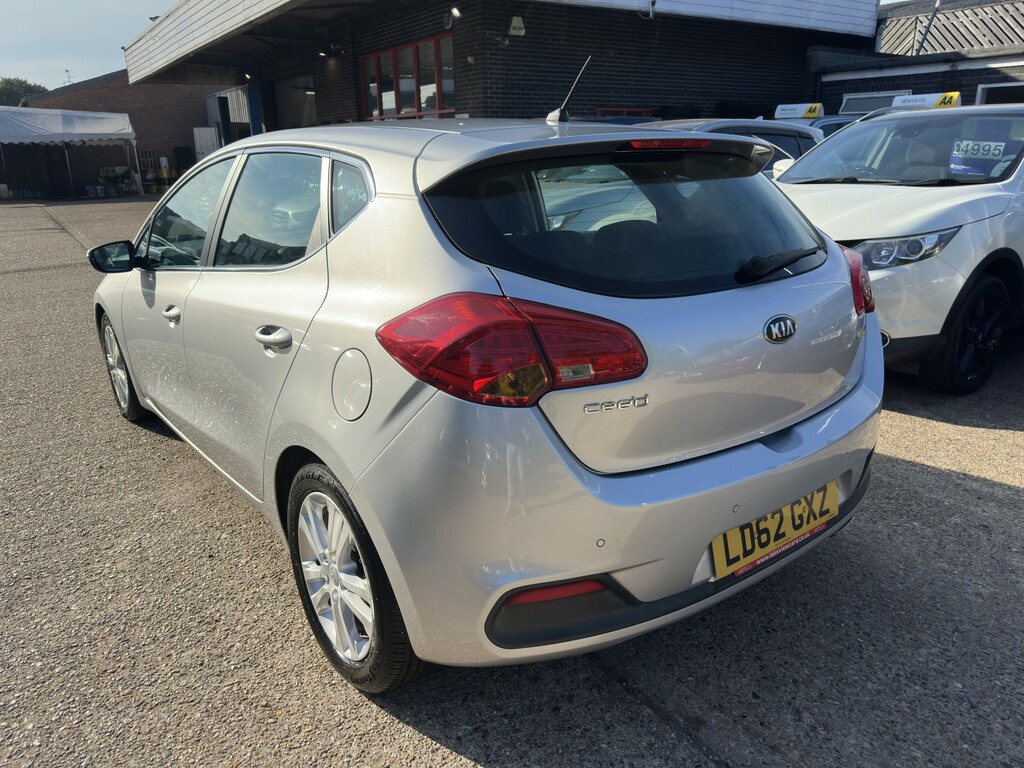 Kia Ceed 1.6 Crdi Ecodynamics 2 Silver #5