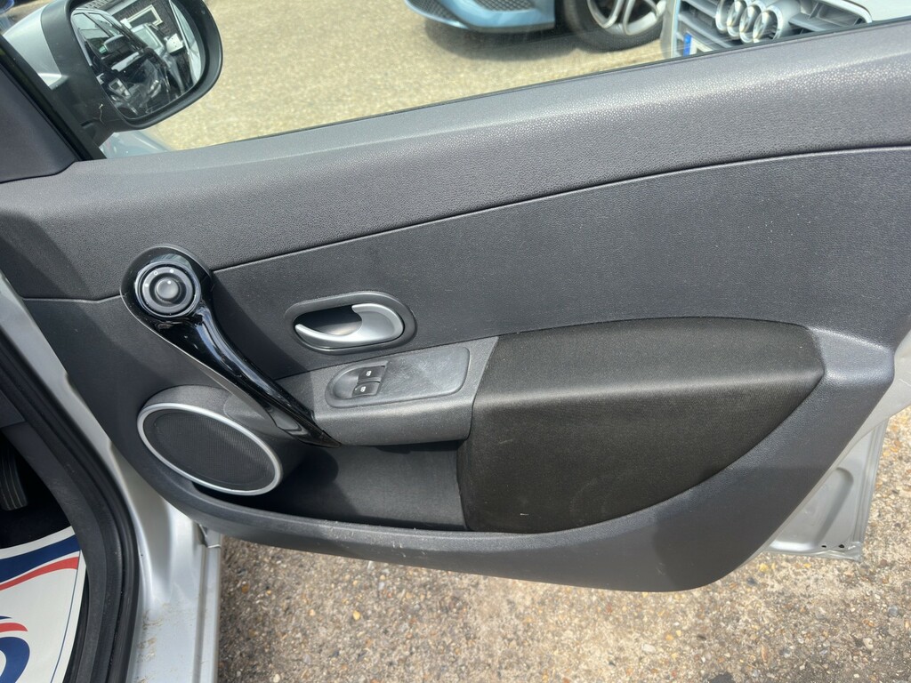 Renault Clio 1.2 Dynamique Tomtom Silver #6