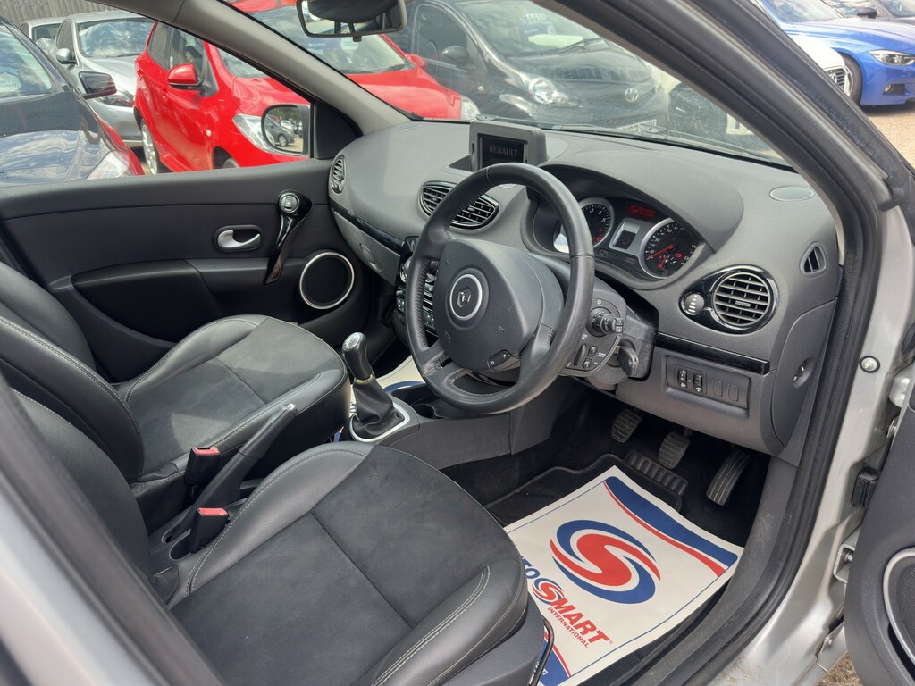 Renault Clio 1.2 Dynamique Tomtom Sport Tourer Manua #7