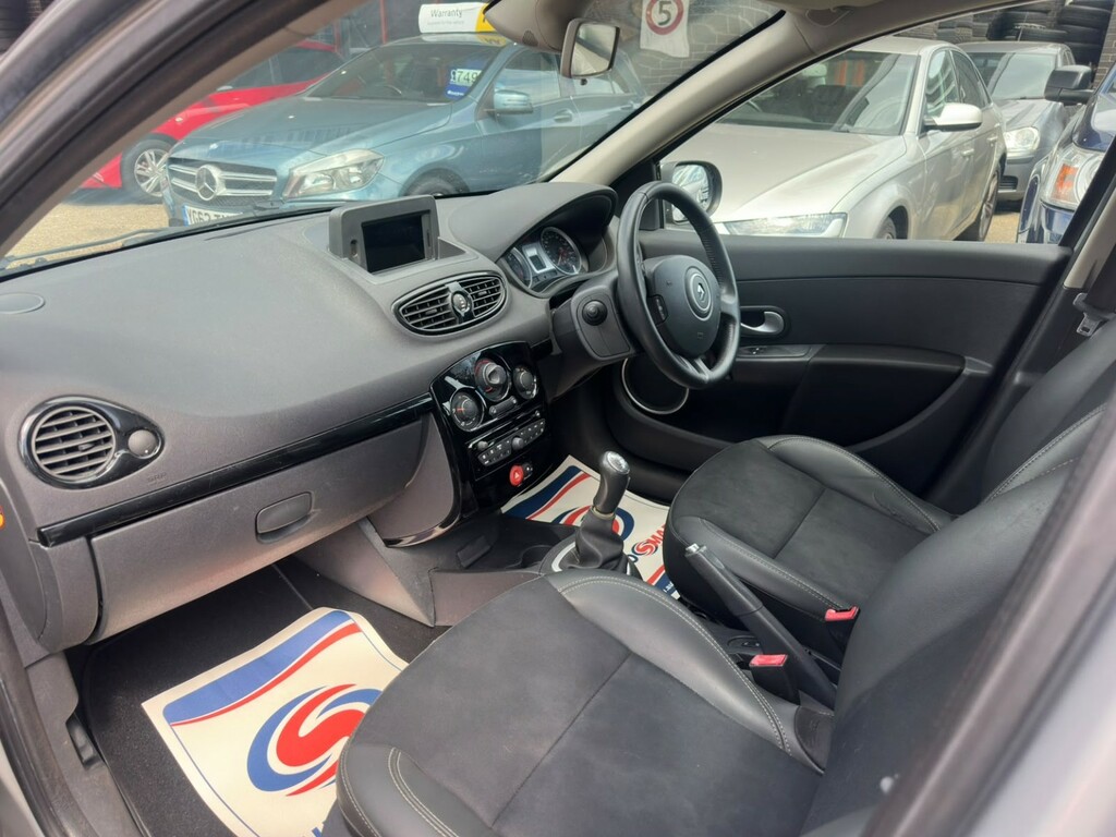 Renault Clio 1.2 Dynamique Tomtom Sport Tourer Manua #9