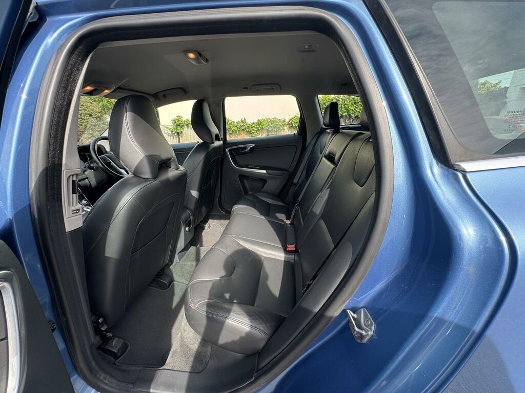 Volvo XC60 2.0 D4 R-design Lux Nav 188 Bhp Black #14
