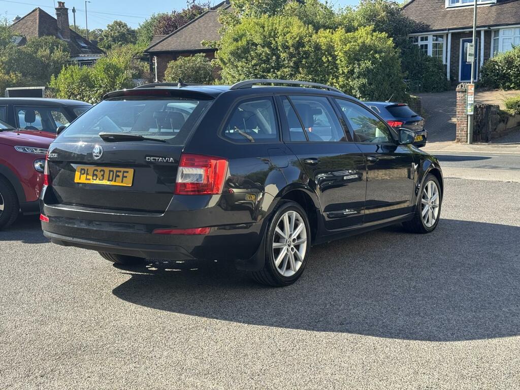 Skoda Octavia Elegance Black #5