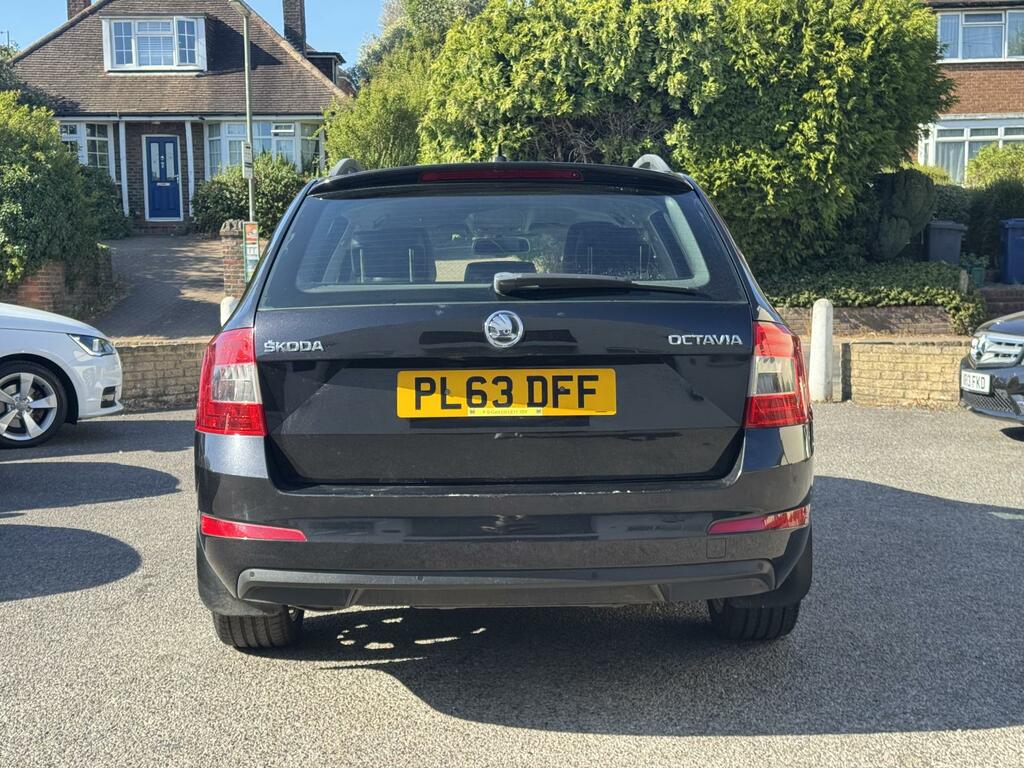 Skoda Octavia Elegance Black #6