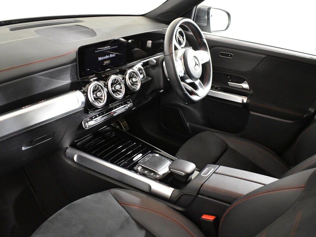 Mercedes-Benz EQB Eqb 300 Amg Line Premium 4Matic Black #12