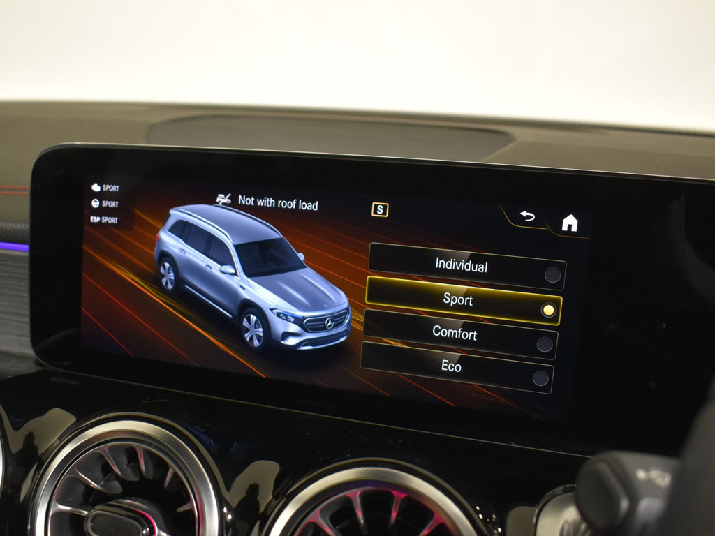 Mercedes-Benz EQB Eqb 300 Amg Line Premium 4Matic Black #31