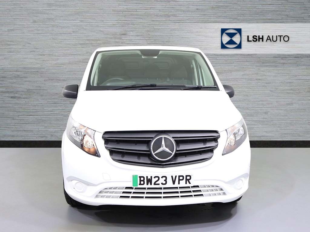 Mercedes-Benz eVito 116 E 66Kwh Premium Fwd L2 Black #4