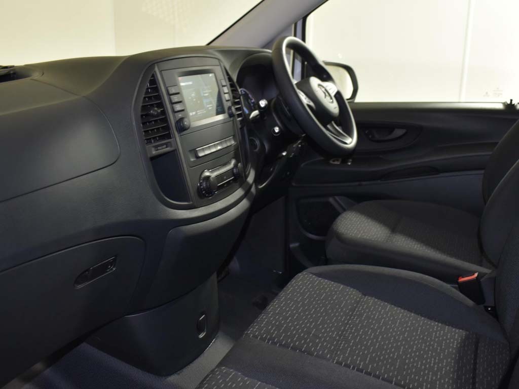 Mercedes-Benz eVito 116 E 66Kwh Premium Fwd L2 Black #10