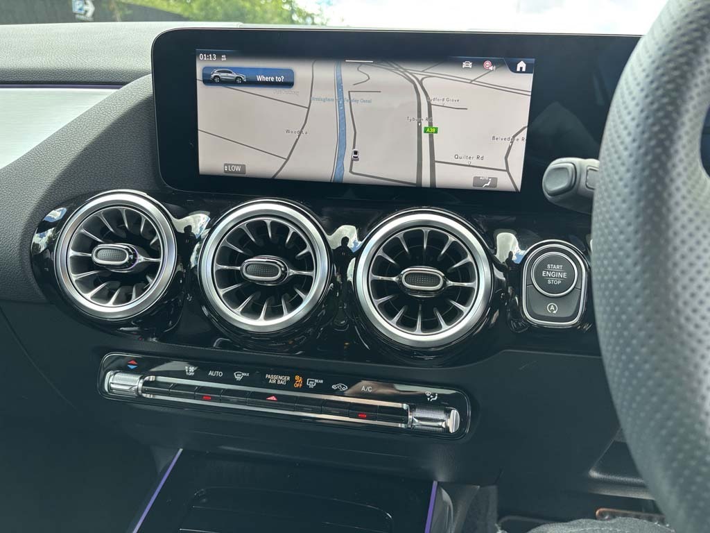 Mercedes-Benz GLA Class 1.3 Gla180h Mhev Sport Edition Suv Hybr Grey #29