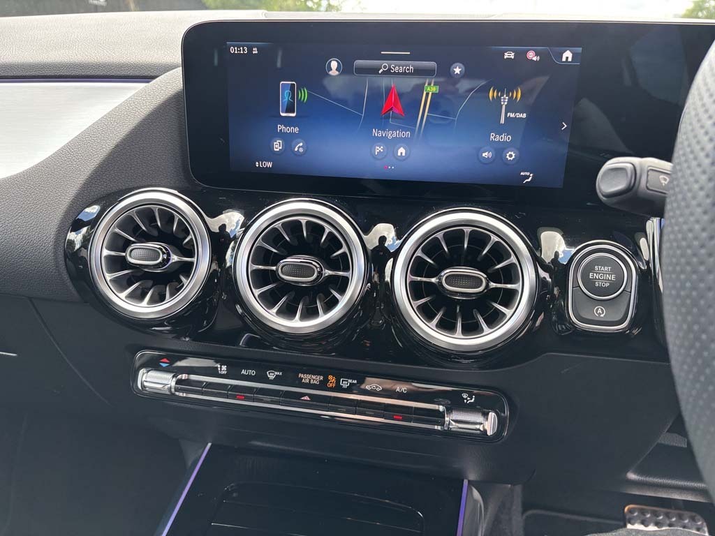 Mercedes-Benz GLA Class 1.3 Gla180h Mhev Sport Edition Suv Hybr Grey #26