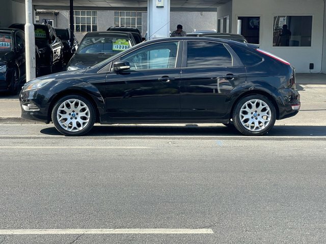 Ford Focus 1.6 Zetec Black #3